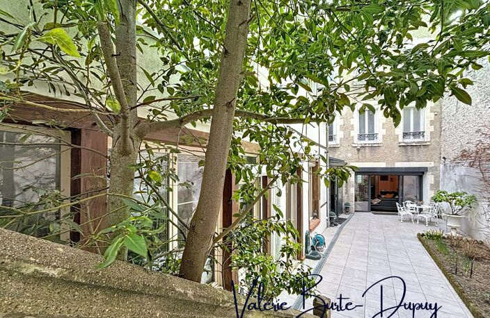 Orléans faubourg St Vincent-Parc pasteur Maison de ville à vendre 213m2 5 Chambres et terrasse arborée — photo 2
