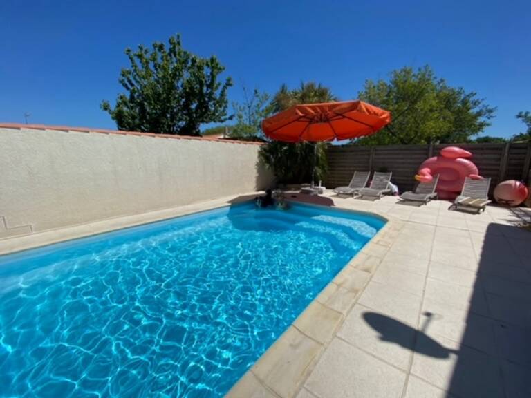 ILE D'OLERON (17), A Vendre demeure-piscine 186m² plain-pied sur terrain 862m², 9 pièces dont 4 chambres et 1 garage — photo 1