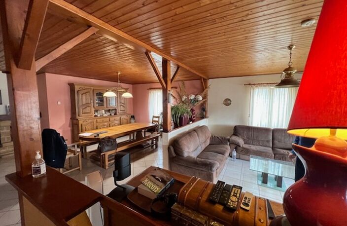 ILE D'OLERON (17), A Vendre demeure-piscine 186m² plain-pied sur terrain 862m², 9 pièces dont 4 chambres et 1 garage — photo 5