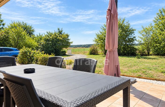 Un véritable espace de vie familial à Lombron : 210 m² et près de 3 000 m² de terrain — photo 5