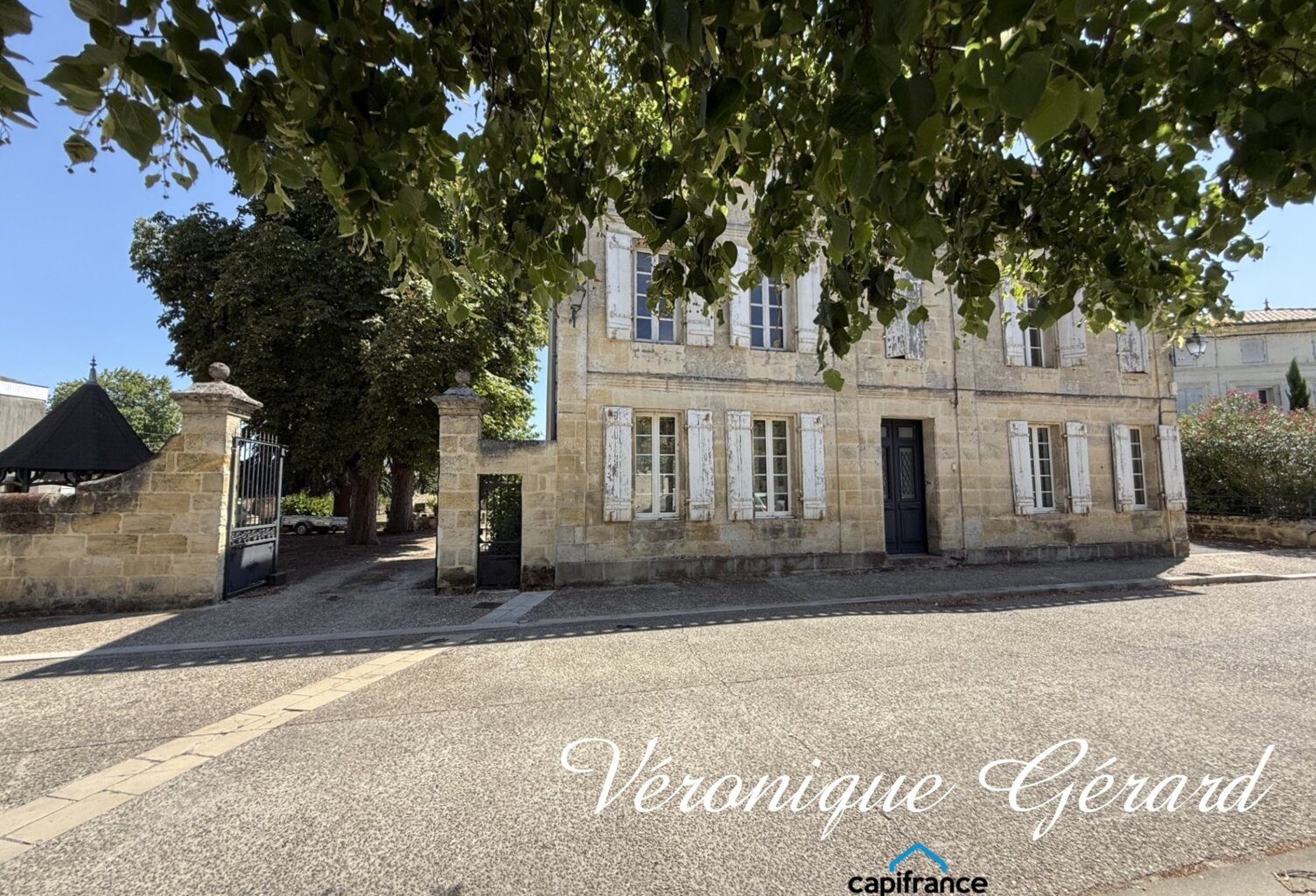 BELLE MAISON EN PIERRE DE TAILLE DE 252 M², 7 CHAMBRES, COMBLES AMÉNAGEABLES, JARDIN PAYSAGER,3 GARAGES — photo 1