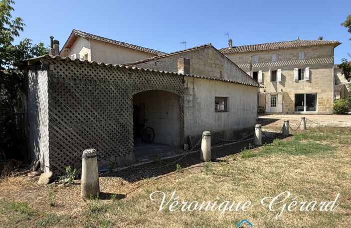 BELLE MAISON EN PIERRE DE TAILLE DE 252 M², 7 CHAMBRES, COMBLES AMÉNAGEABLES, JARDIN PAYSAGER,3 GARAGES — photo 3