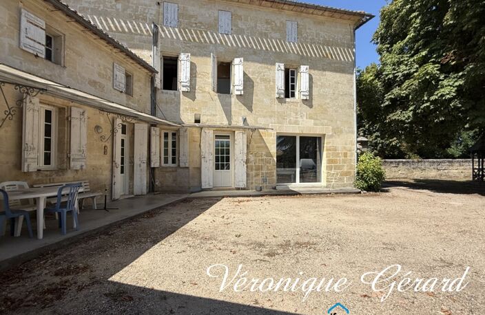 BELLE MAISON EN PIERRE DE TAILLE DE 252 M², 7 CHAMBRES, COMBLES AMÉNAGEABLES, JARDIN PAYSAGER,3 GARAGES — photo 4