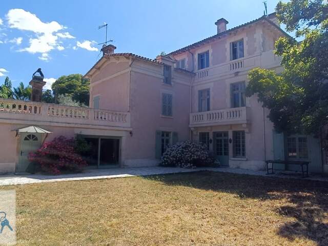 Coup de coeur pour les amoureux de belle demeure à vendre 14 pièces - Elégance, art de vivre - SOUVIGNE (79) — photo du bien