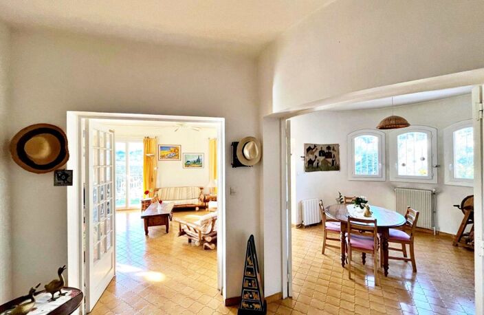 MARSEILLE 12EME - LES TROIS LUCS - PROPRIETE EXCEPTIONNELLE AVEC PISCINE - MAISON PRINICPALE ET APPARTEMENT 3 PIECES — photo 4
