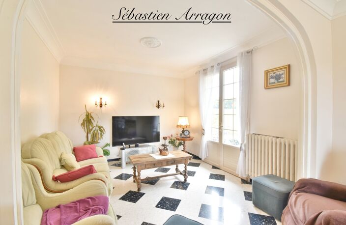 DAUSSE (47) - Maison familiale avec deux logements indépendants et plus de 5 700 m² de terrain — photo 4