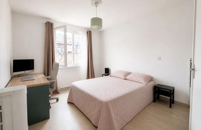 Appartement de 3 pièces de 84 m² à Saint-Étienne — photo 5