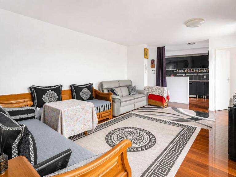 Appartement 4 pièces 77 m² avec terrasse de 18 m² à Stains — photo 1