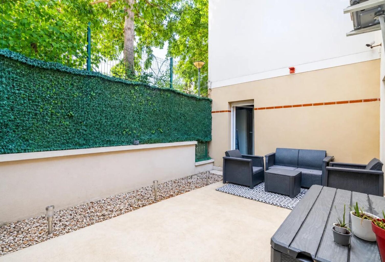 Appartement 4 pièces 77 m² avec terrasse de 18 m² à Stains — photo 1