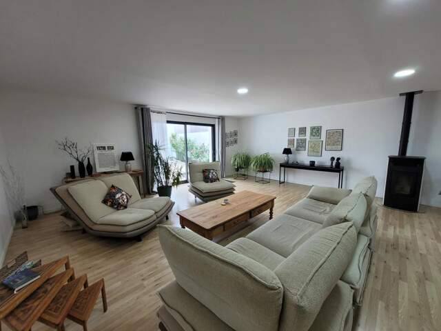 Maison de 5 pièces de 220 m² à Les Portes du Coglais — photo du bien