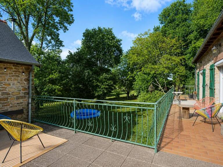 Maison de 9 pièces de 183 m² à Saint-Aubin-du-Cormier — photo 1