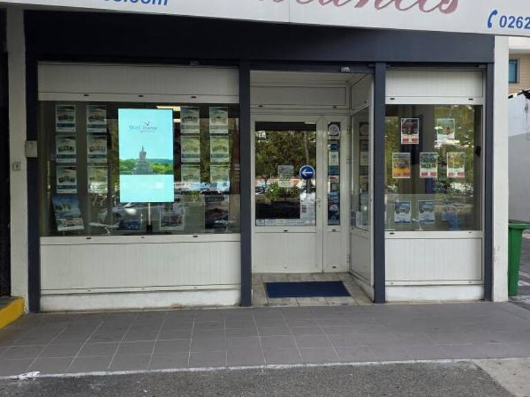 LOCAL COMMERCIAL CHAUSSEE ROYAL - SAINT PAUL — photo 1