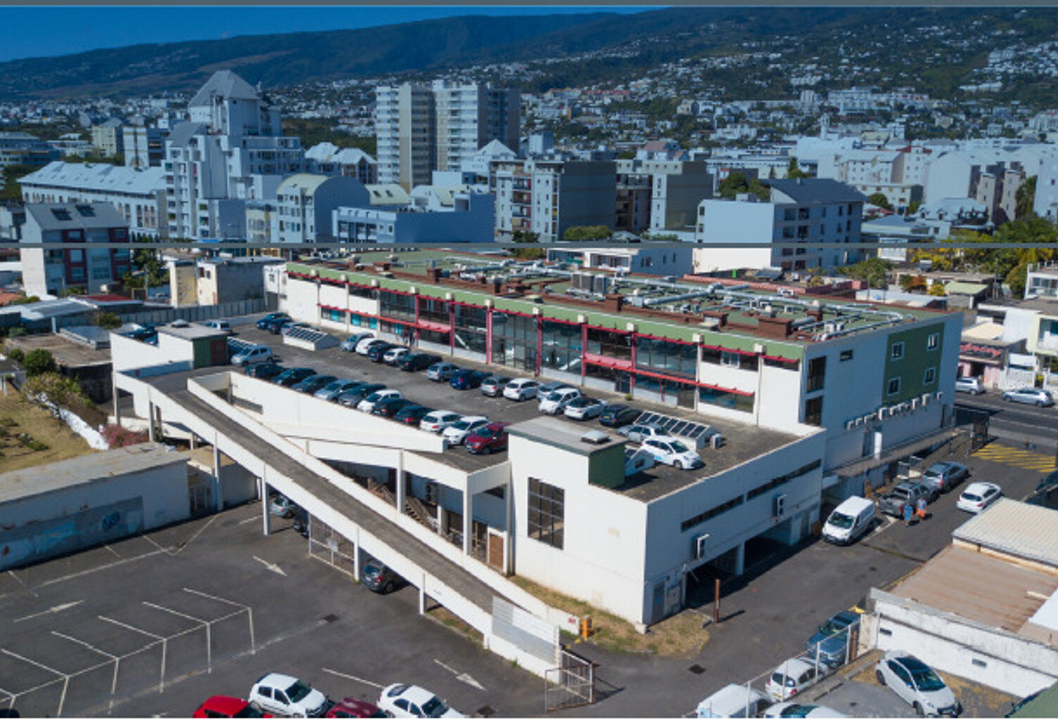 Immeuble de 5221 m² au centre ville de Saint Denis — photo 1
