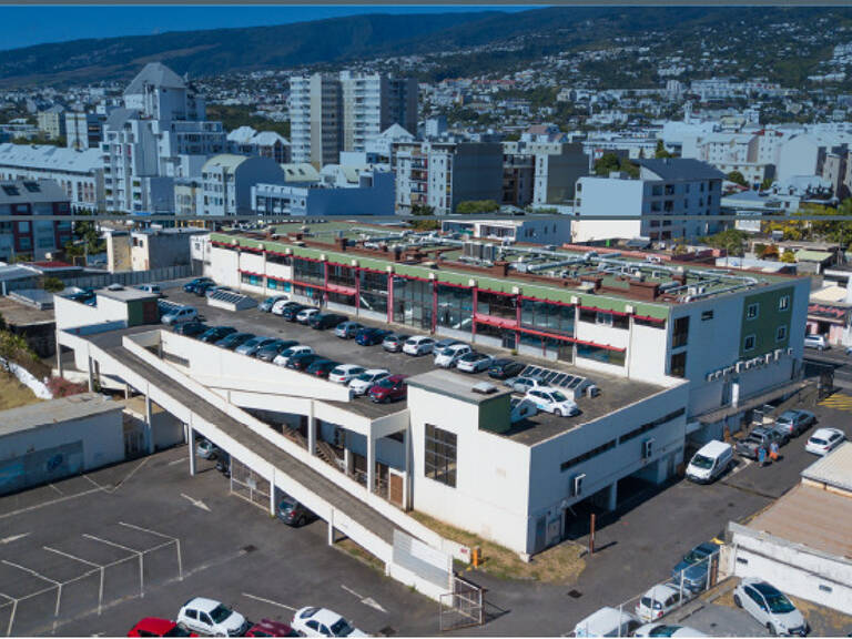 Immeuble de 5221 m² au centre ville de Saint Denis — photo 1