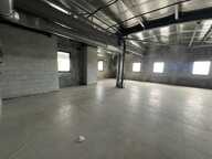 BUREAU DE 293 m² — photo 3