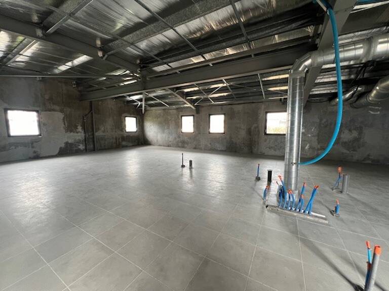 BUREAU DE 295 m² — photo 1