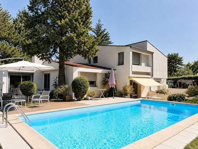 Maison d’architecte avec piscine sur parc de 1 740 m² — photo du bien