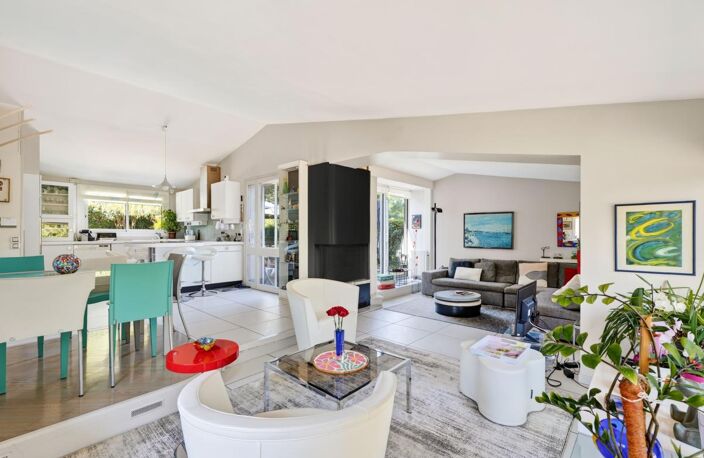 Maison d’architecte avec piscine sur parc de 1 740 m² — photo 2