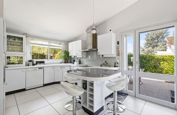 Maison d’architecte avec piscine sur parc de 1 740 m² — photo 5