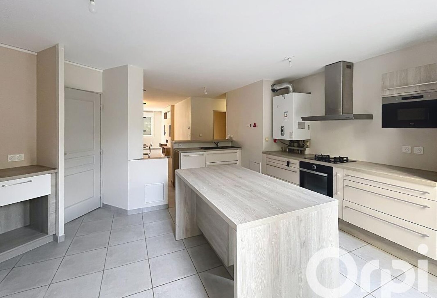 A louer T4 (3 chambres) meublé au 81 Rue Jean Jaurès 69100 Villeurbanne — photo 1