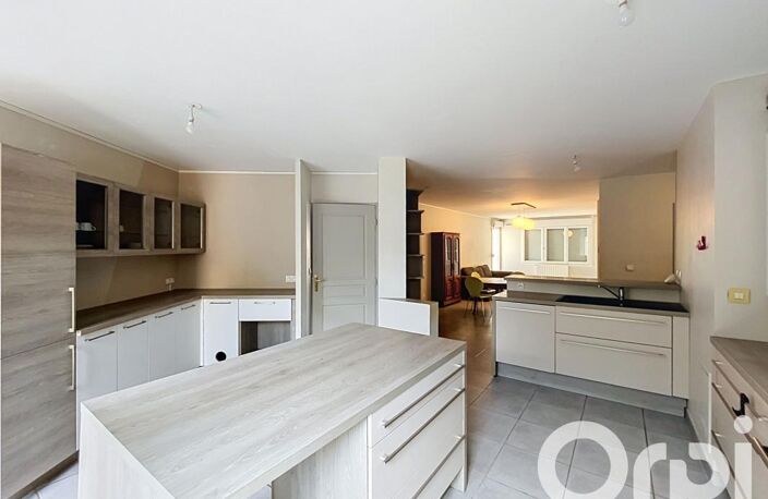 A louer T4 (3 chambres) meublé au 81 Rue Jean Jaurès 69100 Villeurbanne — photo 2