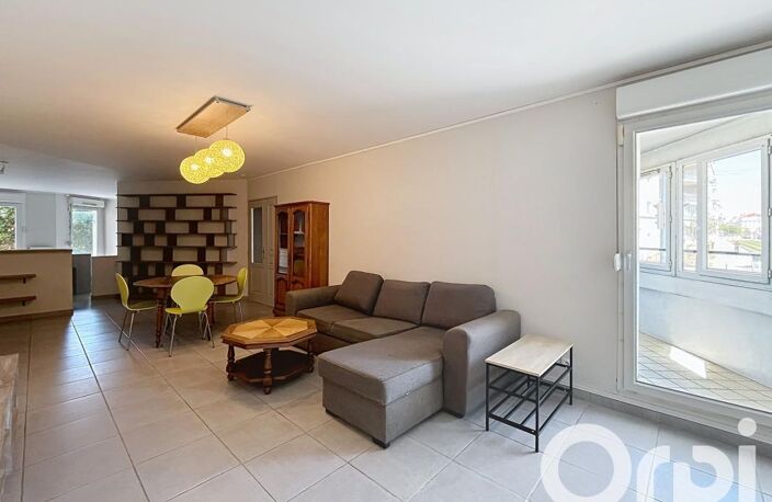 A louer T4 (3 chambres) meublé au 81 Rue Jean Jaurès 69100 Villeurbanne — photo 4