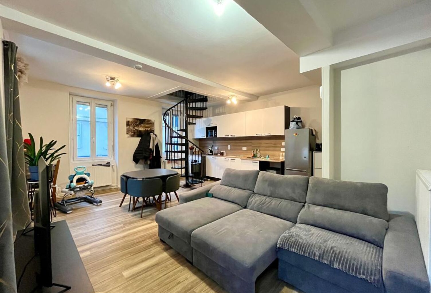 Appartement À Louer — photo 1