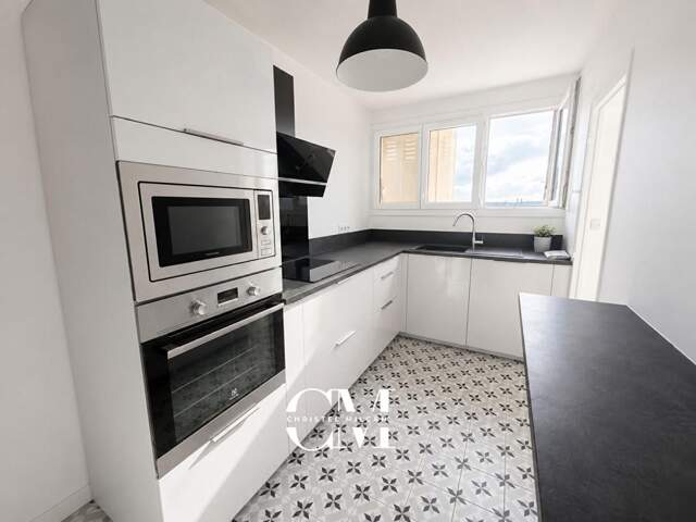 Appartement Bordeaux 4 pièces Fondaudége dernier étage parking cave 69 m2 — photo du bien