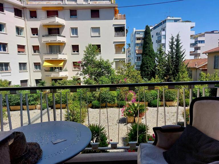CANNES à 2 pas de la Croisette, de l'hôtel Martinez et début rue d'Antibes — photo 1