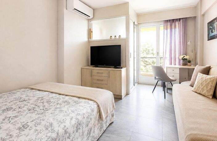 CANNES à 2 pas de la Croisette, de l'hôtel Martinez et début rue d'Antibes — photo 2
