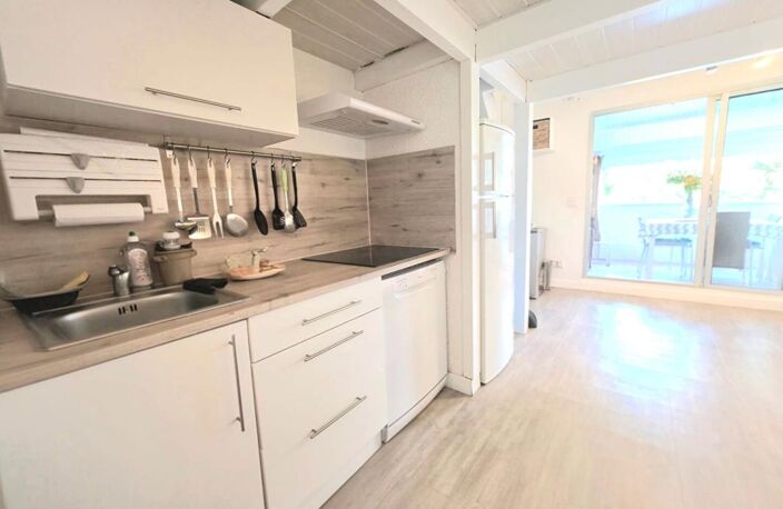 Maison Le Lavandou 3 pièce(s) 24 m2 PARKING PISCINE — photo 2