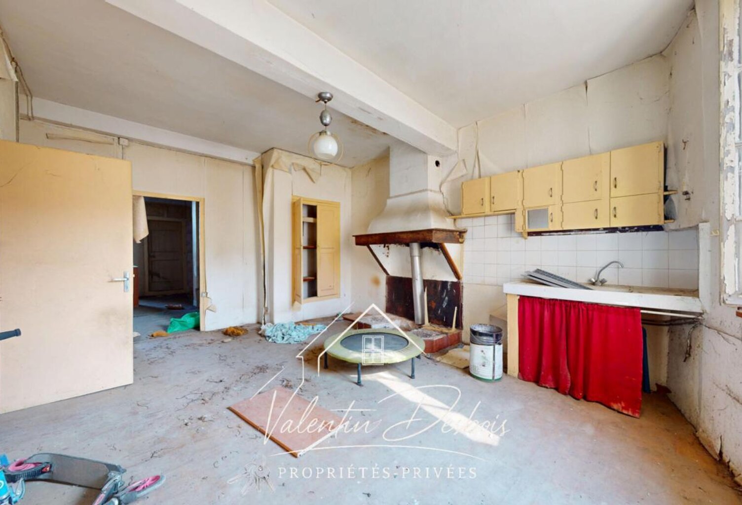 CONQUES SUR ORBIEL - MAISON A RENOVER - GARAGE — photo 1
