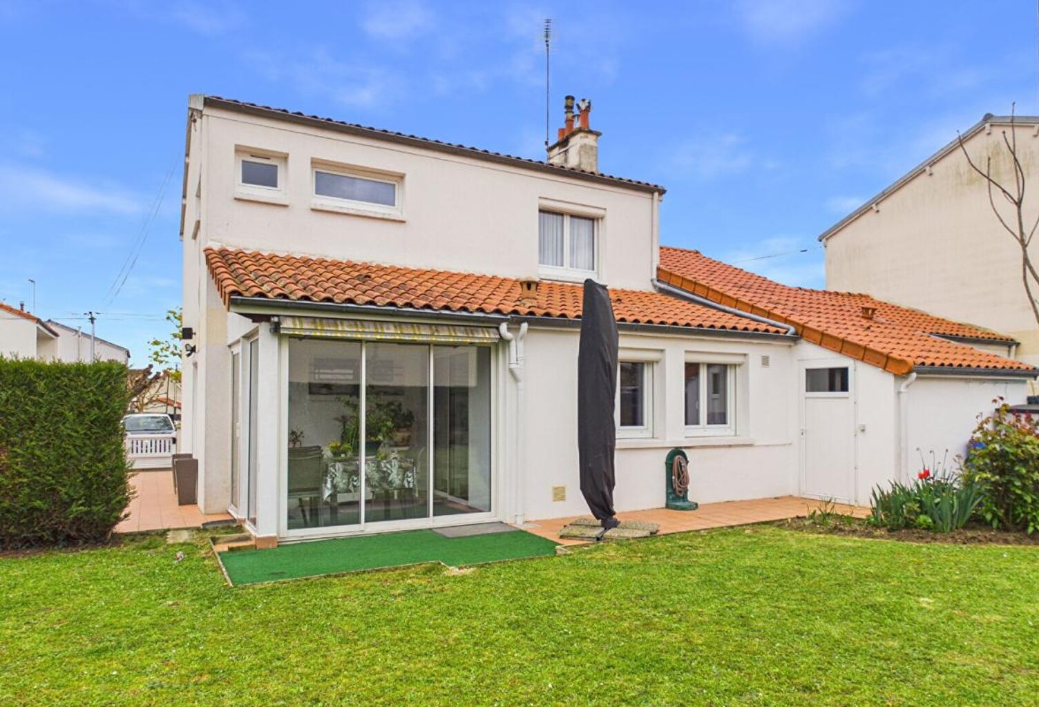 Maison de 107 m2 à Chatellerault, 3 chambres, jardin, garage — photo 1