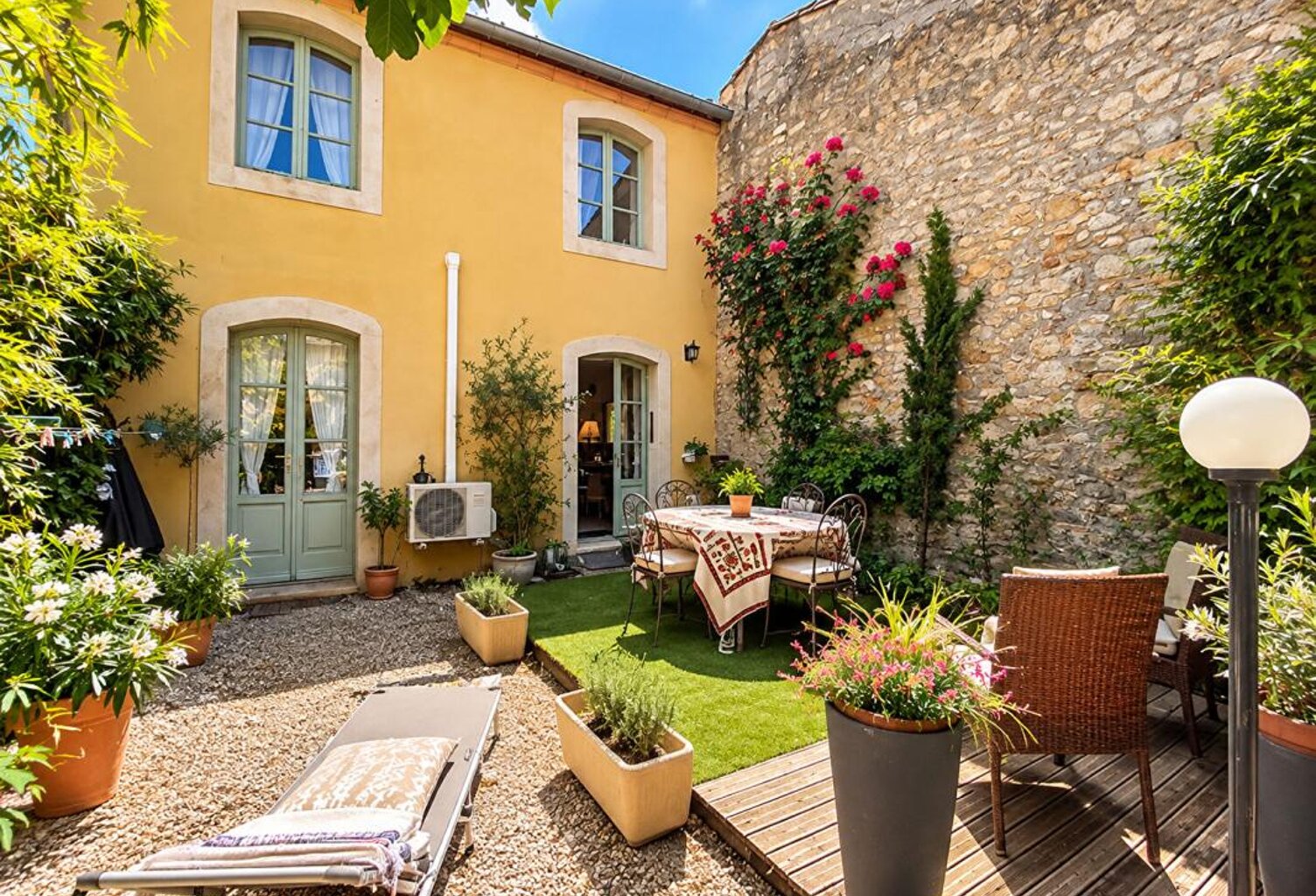 CARCASSONNE - RUE TRIVALLE - ENSEMBLE IMMOBILIER — photo 1