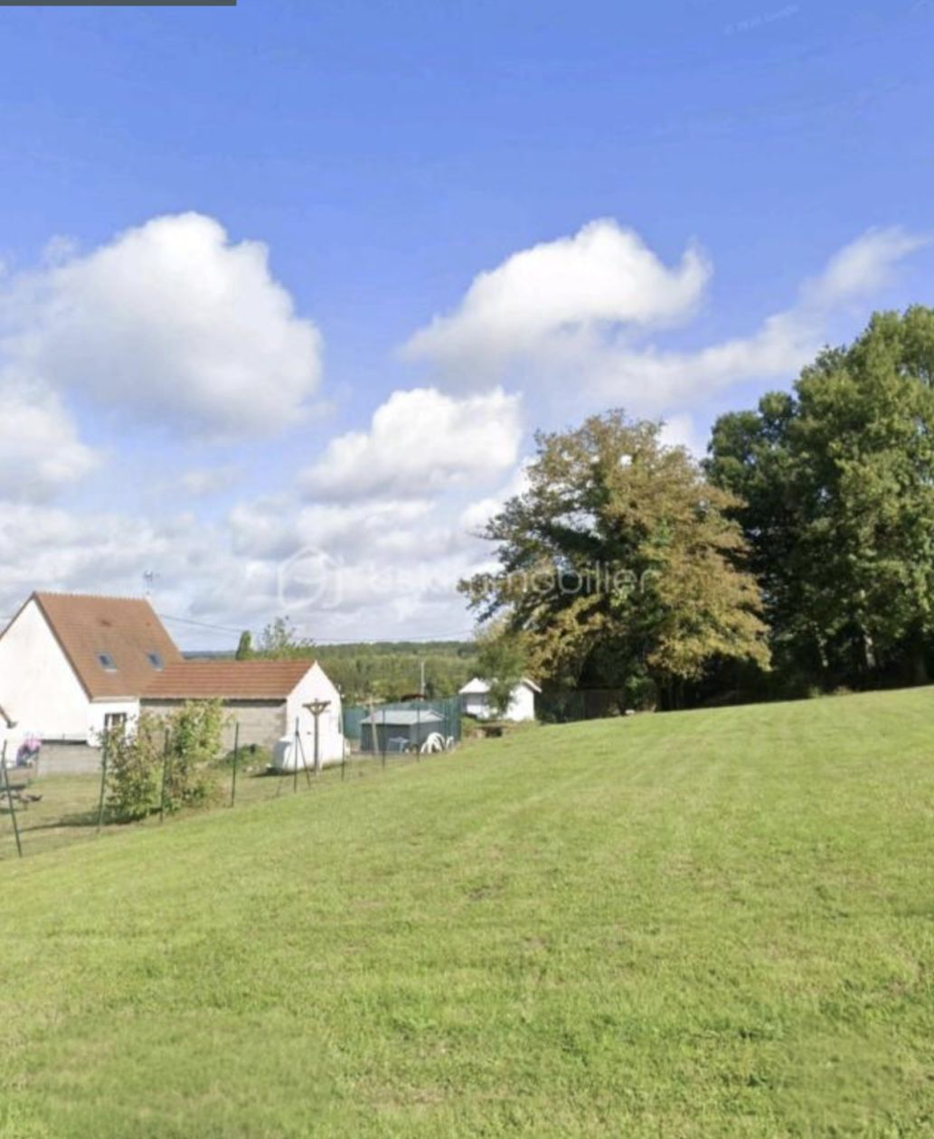 Terrain à bâtir de 556 m² à SAINT-MAURICE-MONTCOURONNE (91)