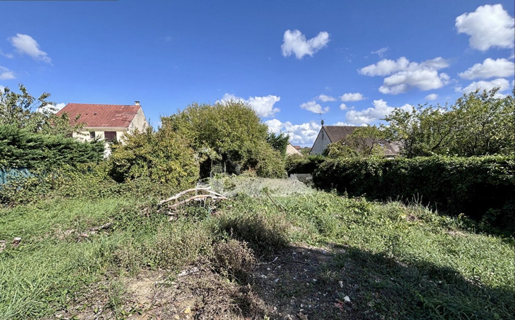 Terrain à bâtir de 527 m² à VILLABE (91)