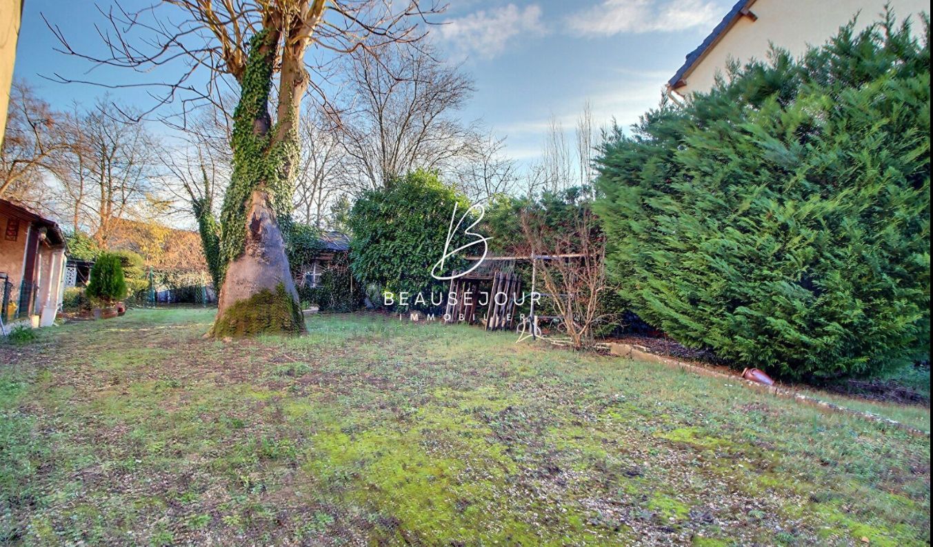 Terrain à bâtir de 300 m² à VILLEMOISSON-SUR-ORGE (91)