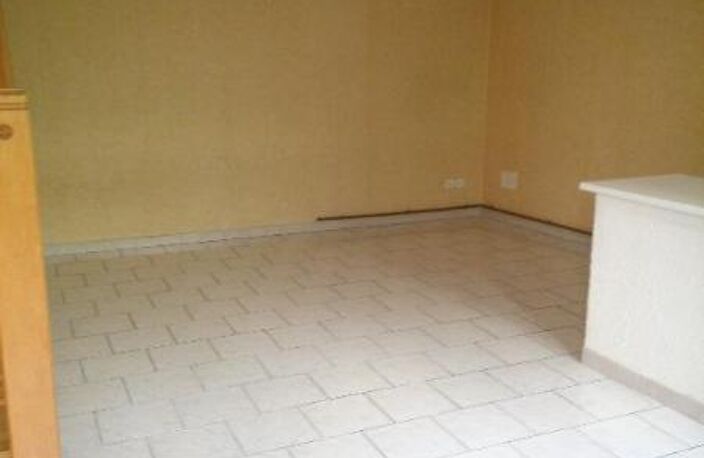 Location appartement 2 pièces 45 m² à Lescure-d'Albigeois (81380) — photo 2