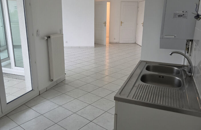 Isère (38) St Martin d'Hères -T3 - 63 m2 avec place de parki — photo 2