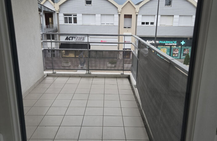 Isère (38) St Martin d'Hères -T3 - 63 m2 avec place de parki — photo 4