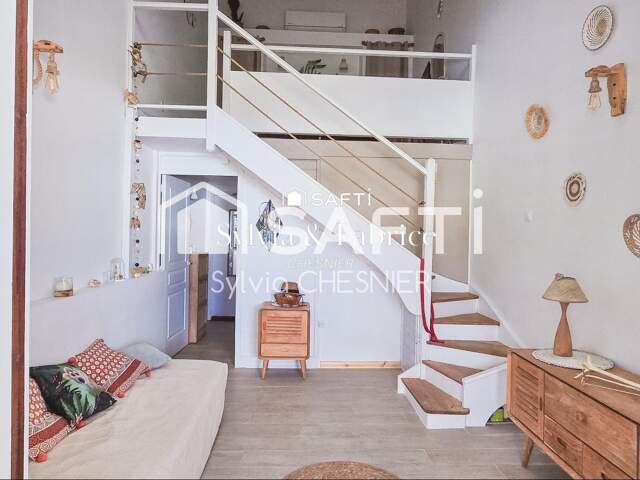 Appartement T2 duplex rénové avec piscine — photo du bien