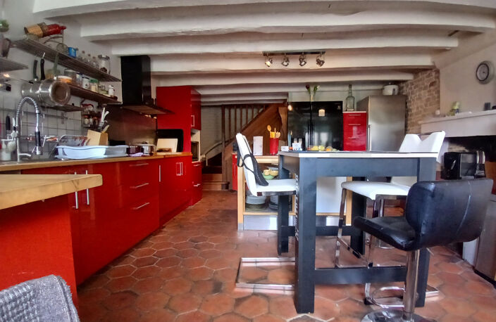 Belle maison en pierre, volumes généreux et charme à MORNAC — photo 5