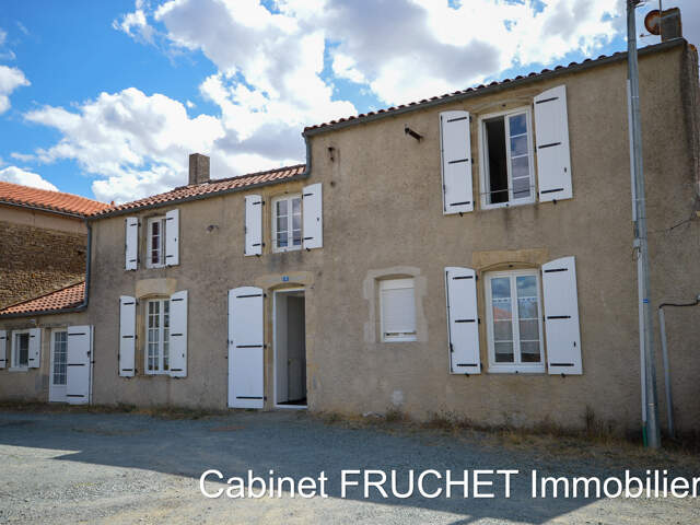 Axe CHANTONNAY - POUZAUGES - Grande maison de campagne — photo du bien