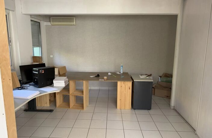 LOCAL PROFESSIONNEL AVEC HANGAR 280 m² – BUREAUX – TERRAIN CLOS – BRIOUDE — photo 5