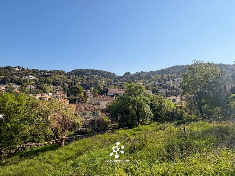 PÉGOMAS – Terrain constructible de 1 695 m² en secteur résidentiel — photo 1