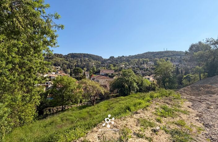 PÉGOMAS – Terrain constructible de 1 695 m² en secteur résidentiel — photo 4