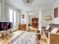 PARIS 17: BATIGNOLLES - APPARTEMENT DE CHARME DE 93 M2 — photo 2