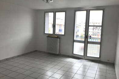 Appartement 4 pièces 868 €