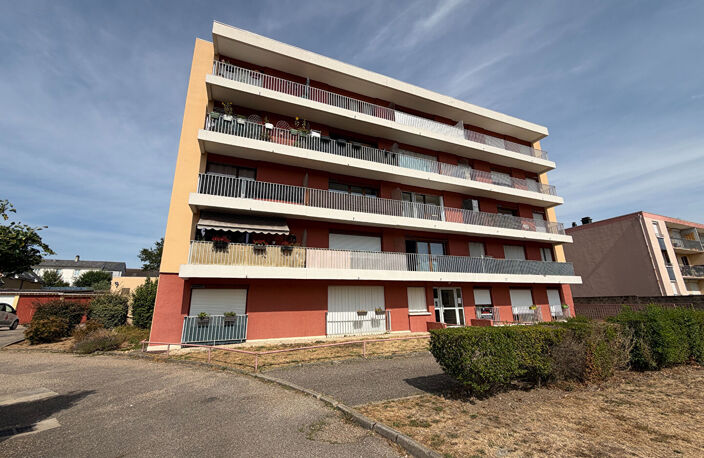 GRAVIGNY - T1 avec BALCON, CAVE ET PARKING — photo 2