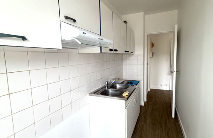GRAVIGNY - T1 avec BALCON, CAVE ET PARKING — photo 5